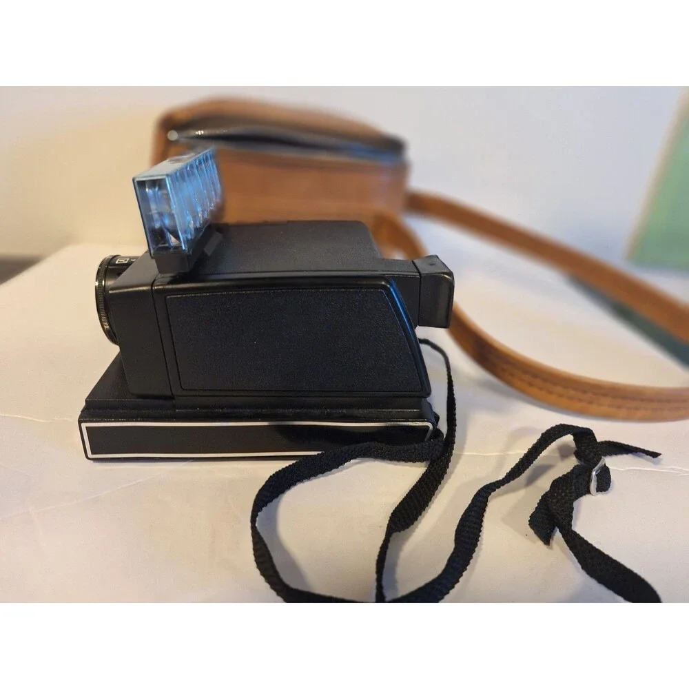 VTG Berkey Funshooter 2000 Camera With Case, Flash & Booklet Untested